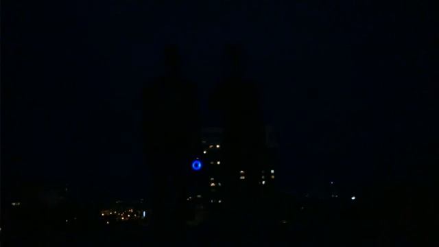 нету микро) есть камера и оператор) Тема с китаем смотреть онлайн