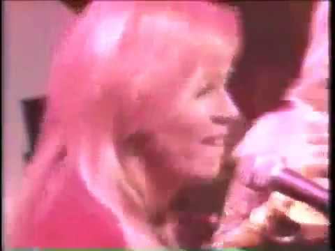 The Bangles - Walk Like an Egyptian (Live, 1986) смотреть онлайн