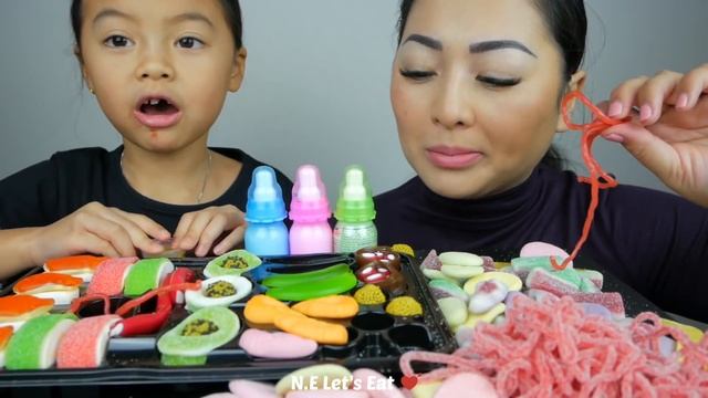 CANDY, Iceland Candy Sushi Box Candy, Trolli Cand Mukbang | N.E Let's Eat смотреть онлайн