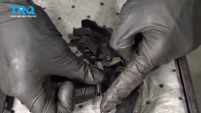 How to Replace Rear Brakes 2004-2006 Scion xB смотреть онлайн