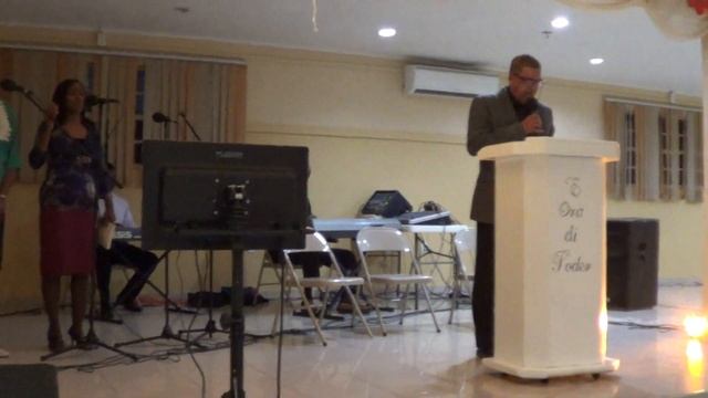 00604 Ora di Poder Ruman Barzey animando durante kampana Siman Santu 2015 смотреть онлайн