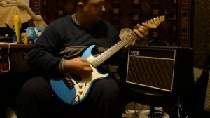 VOX Pathfinder 10, обзор комбика на электрогитаре PhilPro.