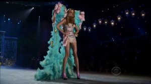 Супер клип  Rihanna   Diamonds live on Victoria's Secret Fashion Show 2012