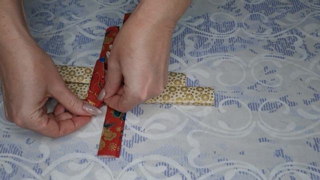 Следите за руками! Как ловко закрутить полоски ткани в Новогоднюю игрушку ?⭐ смотреть онлайн