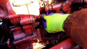 Замена масла ТНДВ на тракторе Т-25#деревня #трактор #ремонт