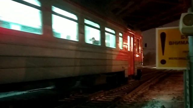 Электропоезд (Глобус) ЭР2К-930 на платформе Новая деревня смотреть онлайн