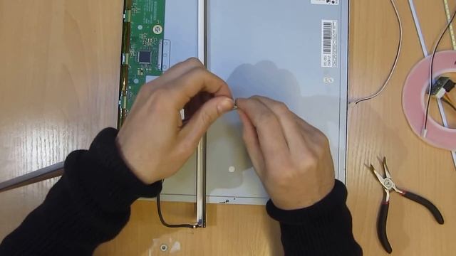 Видео урок Переделка подсветки монитора с ламп CCFl на LED подсветку