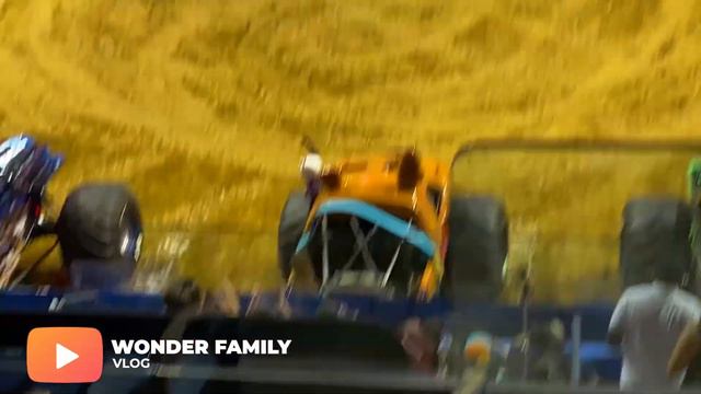 Посетили СУПЕР КРУТОЙ Monster Jam в США. Такого мы еще видели! Влог из Америки смотреть онлайн