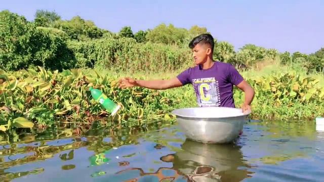 Nice! Village Ponds Fishing With Plastic Bottle | Traditional Hook Fishing | Easy Fish Trap смотреть онлайн