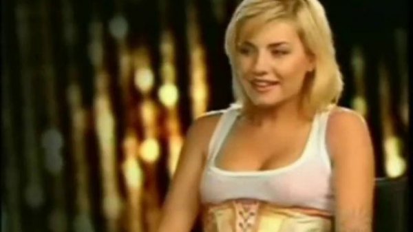 elisha cuthbert .