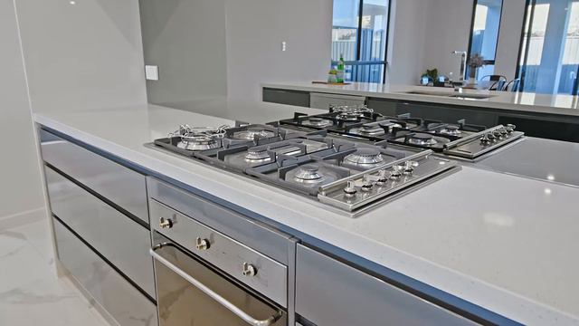 Lofty Building Group - Kiama Avenue, West Lakes Shore смотреть онлайн