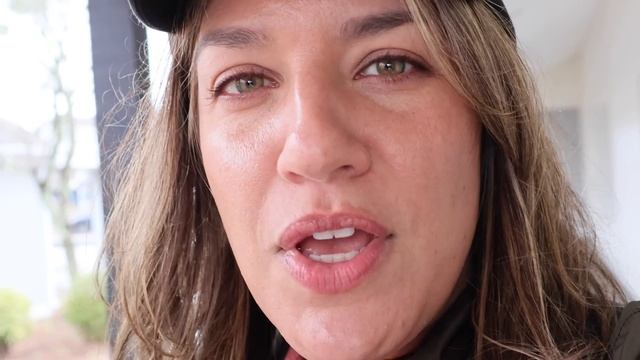 BEST BUDGET CAMERA! Canon R50 Review смотреть онлайн