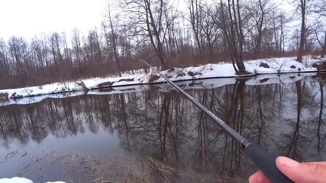 МИКРОРЕЧКА в МАРТЕ - ЛОВЛЯ ЩУКИ на спиннинг весной! ЭТУ рыбалку Я ЖДАЛ всю зиму! Щука на спиннинг. смотреть онлайн