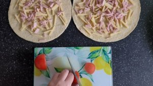 Лепешка с сыром и колбасой?