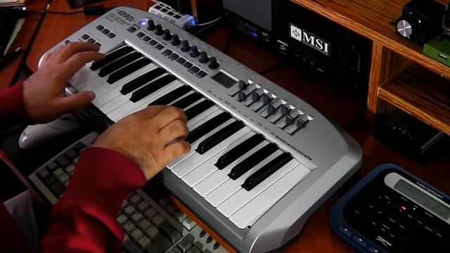 Roland Edirol PCR-30 Claroscuro Superteclados.com chillout downtempo fusion music смотреть онлайн