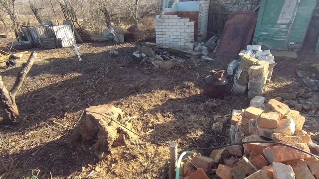 Продолжаем расчистку. Пилим дрова. смотреть онлайн