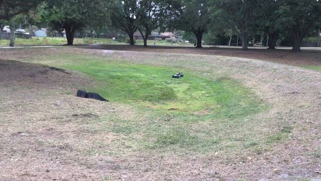 DBXL-E and X-MAXX bash! смотреть онлайн