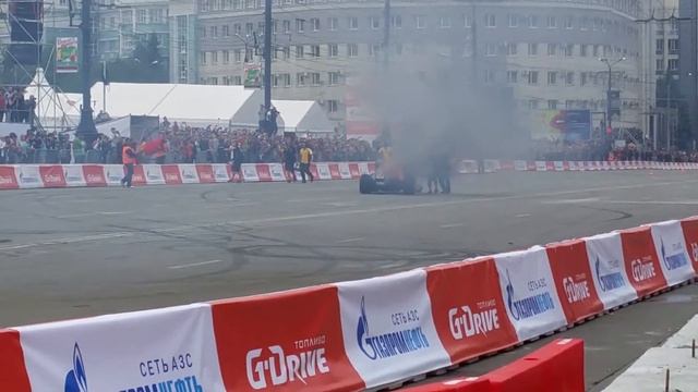 Болид загорелся в Челябинске GDrive show смотреть онлайн