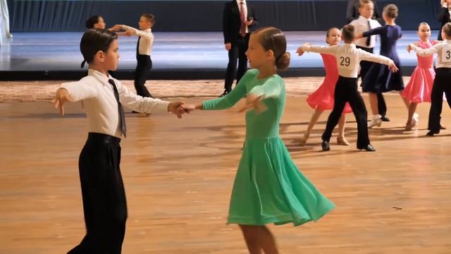 Elizabeth queen.Танцевальный калейдоскоп 2019 Дети 1, класс Е standart и Latin смотреть онлайн