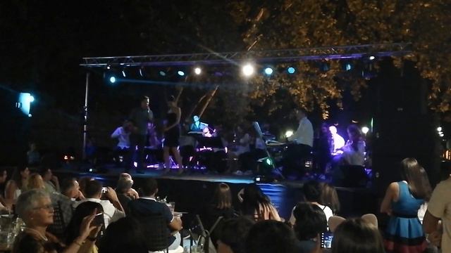Koncert Orkestra trebinjske Gimnazije Jovan Dučić pod Platanima смотреть онлайн