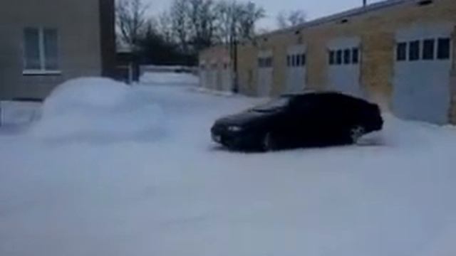 Зимний дрифт тойота . Мерседес смотреть онлайн