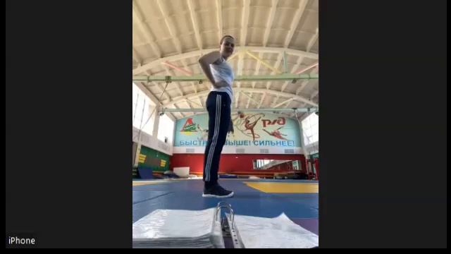 Спортивно акробатическая разминка с элементами гибкости и ОФП смотреть онлайн