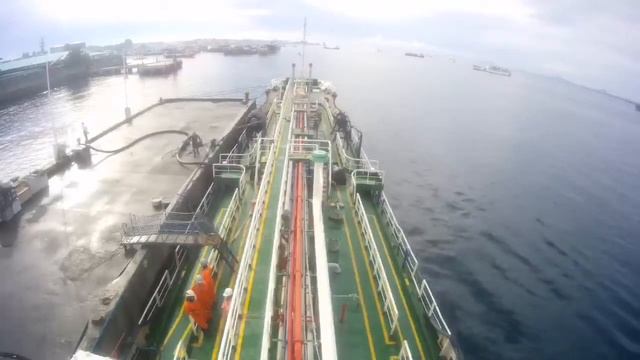 Actual discharging of products at port and preparation of hose connection from vessel to shoreline смотреть онлайн