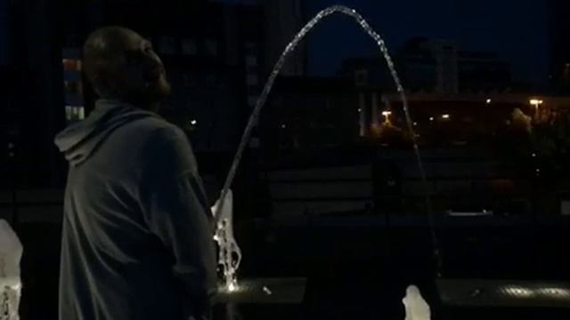 Manneken Pis on iPhone 6 high speed/slow mo смотреть онлайн