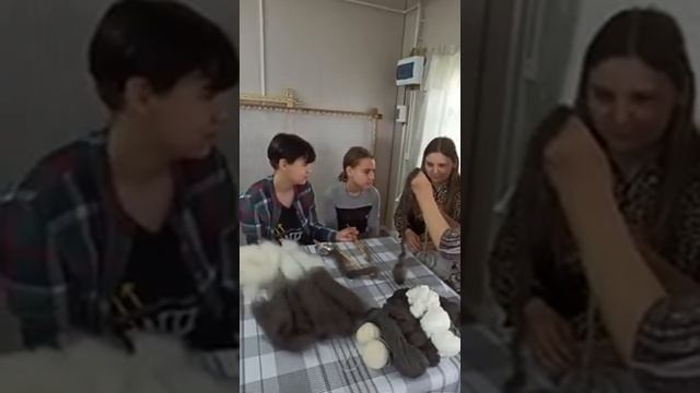 ОНЛАЙН-ТРАНСЛЯЦИЯ 2 УРОКА "ШКОЛЫ ПУХОВНИЦ". ТЕМА: ПРЯДЕНИЕ ПУХОВОЙ НИТИ. смотреть онлайн