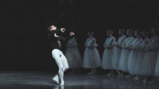 PNB's Giselle-Albrecht variation feat. Lucien Postlewaite смотреть онлайн
