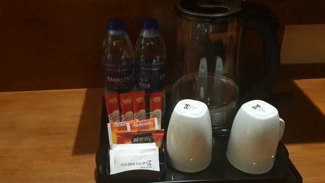 Golden Tulip Media Hotel 4* бюджетный отель в Дубае с бассейном, 5 мин до метро смотреть онлайн