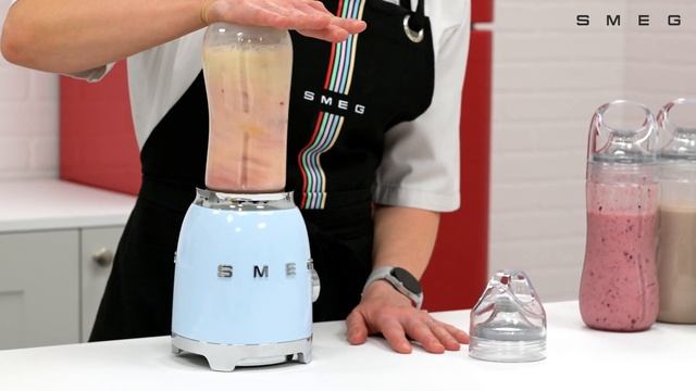 How to use the Smeg Personal Blender | PBF01 смотреть онлайн