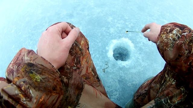 Рыбалка в Ленинградской области. оз. Струпино 2020г. смотреть онлайн