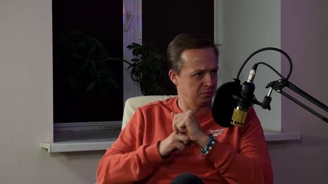 Как зарабатывать 200 000 рублей в месяц в IT-индустрии \ Руководитель IT-компании Алексей Бугров смотреть онлайн