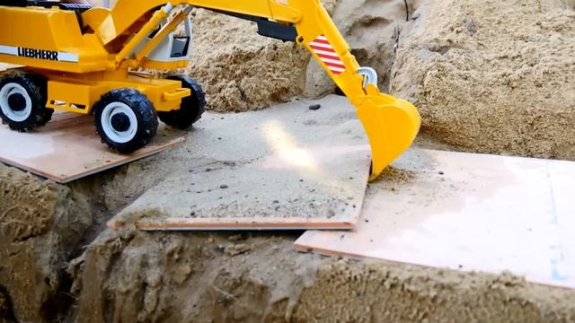 KEPÇE VE KAMYON BOZULAN DAĞ YOLUNU NASIL YAPTI? смотреть онлайн