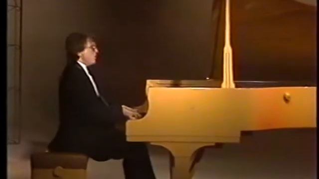 Victor Eresko plays Rachmaninov (sonate n2 mov.3) смотреть онлайн