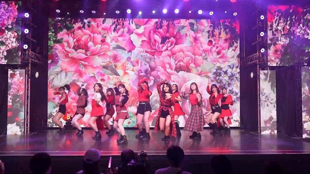 【4K】IZ*ONE 'La Vie en Rose' dancecover смотреть онлайн