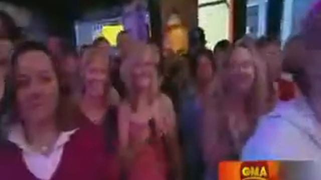 Ashley Tisdale - It's Alright It's Ok (Live on Good Morning America) смотреть онлайн