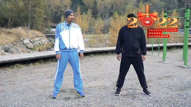 Смена логотипа на новогодний (Казахстанская Медиа Академия, декабрь 2021) смотреть онлайн