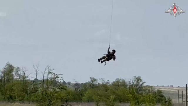 В группировке войск Днепр разработали уникальный ударно-транспортный беспилотник «Перун» Новейший Б смотреть онлайн