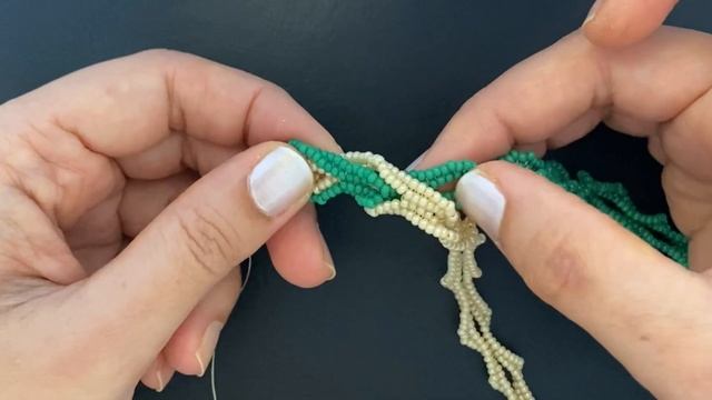 Herringbone Stitch Bracelet || Herringbone with a twist Bracelet смотреть онлайн