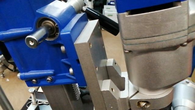 Как забуриться без станины! Обзор Proalmaz PRO-202 EL. Ручная установка алмазного бурения.