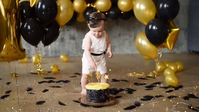 Фотостудия Леонардо. Фотосессия "Первый тортик" смотреть онлайн