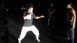 Тхэквондо в уличной драке. С разворота отбил печень