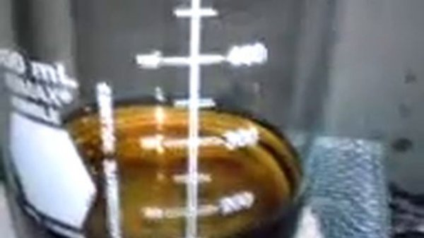 Cool chemistry experiment KMnO4 Oxidation changes to multiple colors!