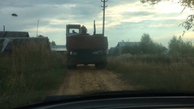 Едем работать на экскаваторе ЭО-3323А смотреть онлайн