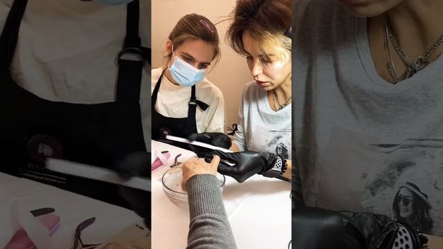 Завершаем классический маникюр #маникюр #dellon #manicure #гельлак #шеллак #классическийманикюр смотреть онлайн