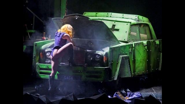 The Monster Ball Live From Tokyo Part 1 смотреть онлайн