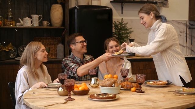 Хэллоуин. Исторический Праздник. Почему он считается страшным? Смотрите узнаете. смотреть онлайн