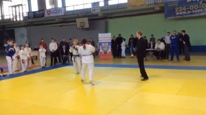 Очень жесткий бой девочек 14 лет по Каратэ в Энергии